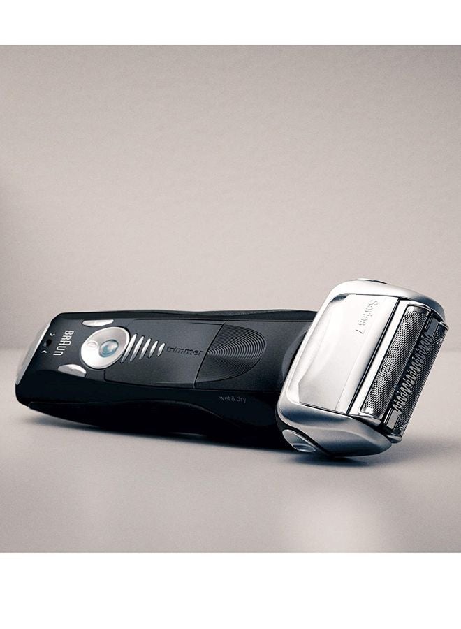 Series 7 Shaver With Case Black - image 4