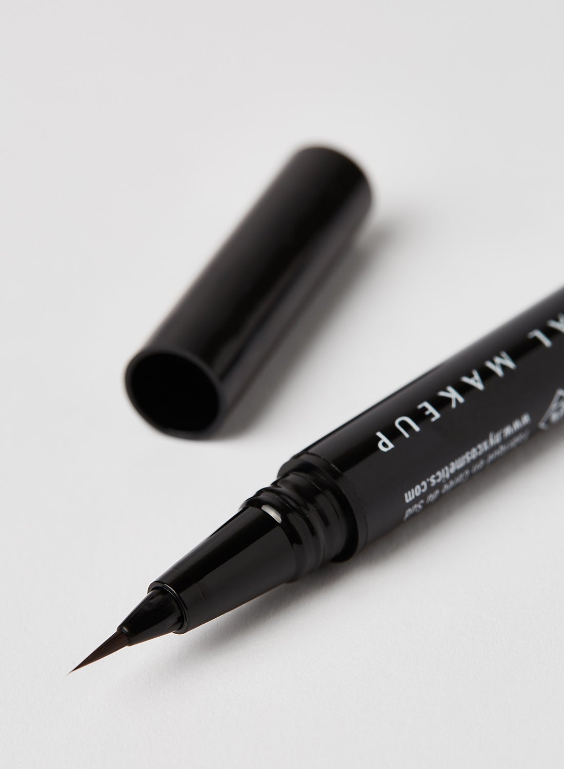 Lift & Snatch! Brow Tint Pen Taupe 03 - image 3