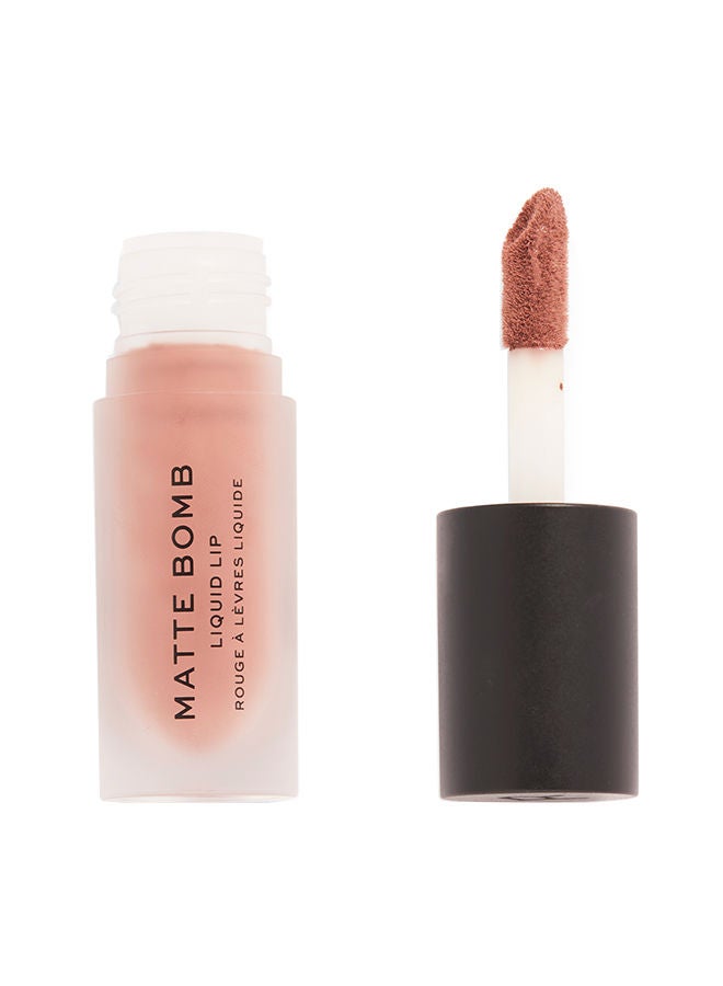Makeup Revolution Matte Bomb Delicate Brown