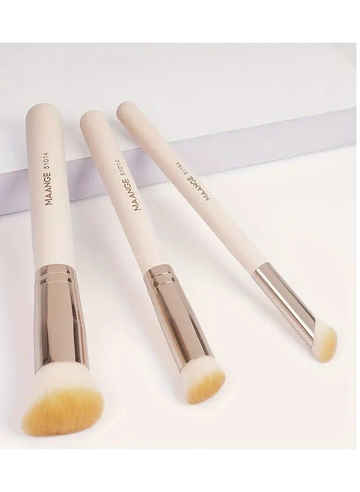 3Pcs Prifessional Wooden Handle Foundatuon and Concealer Brush Set for Face Makeup Soft Reusable and Portable Ideal for Beginners and Artists